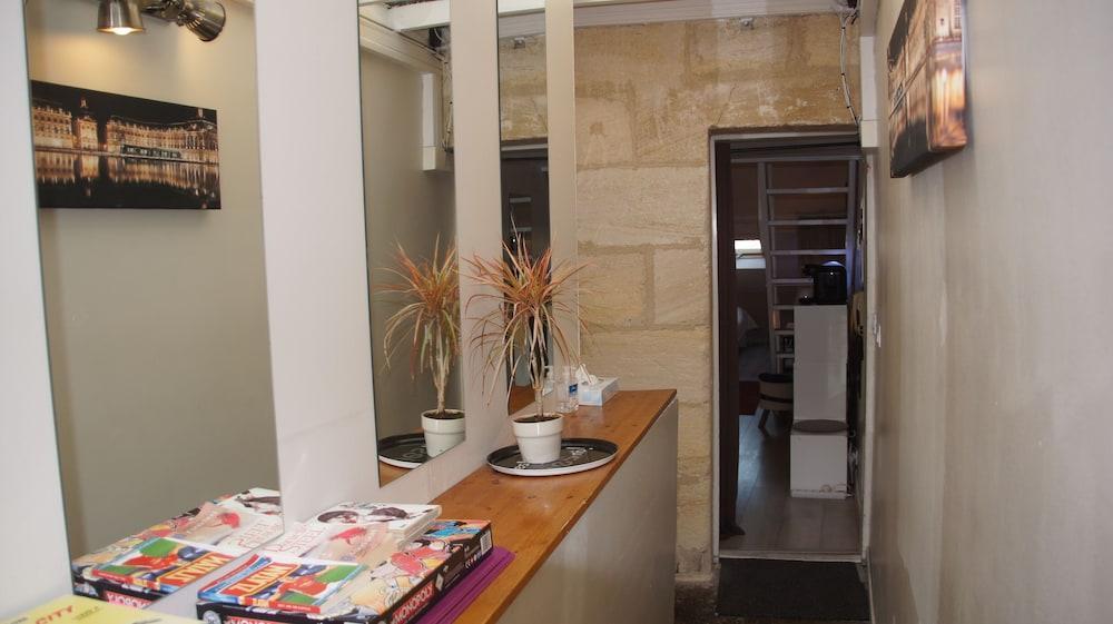 Free Parking - Self Checkin - Wifi - Duplex La Fusterie - Superbordeaux Apartment