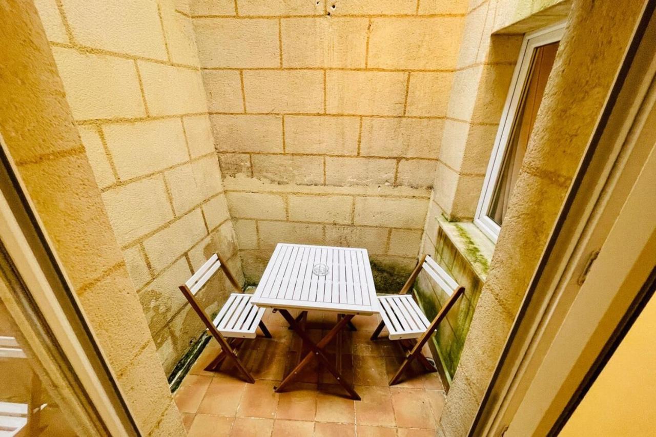 Furnished Studio In The Center Of Cultural Life Apartment