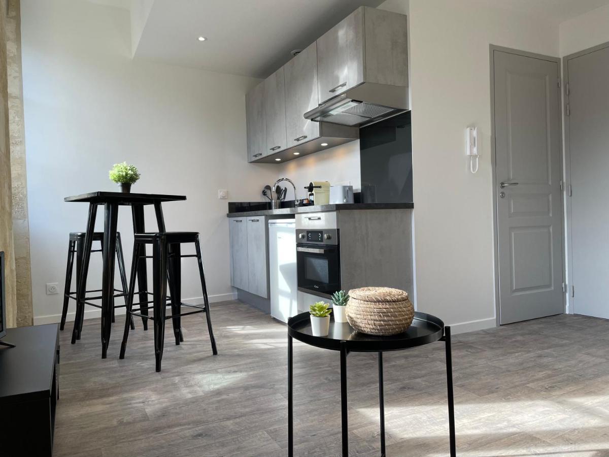 Superbes De Charme, Lumineux Et Climatises En Plein Centre Apartment *