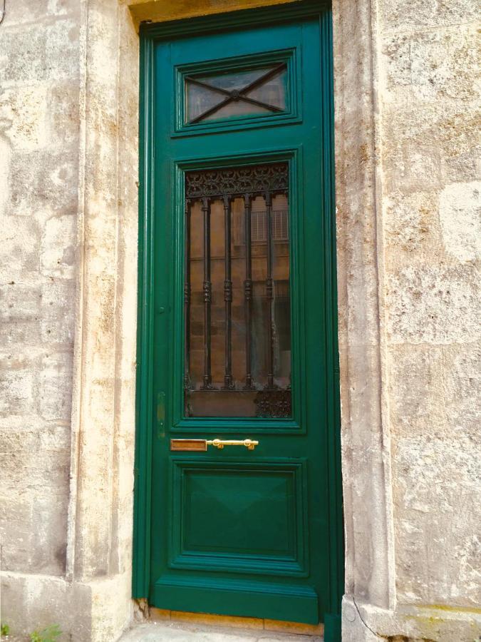 Les De La Mouneyra