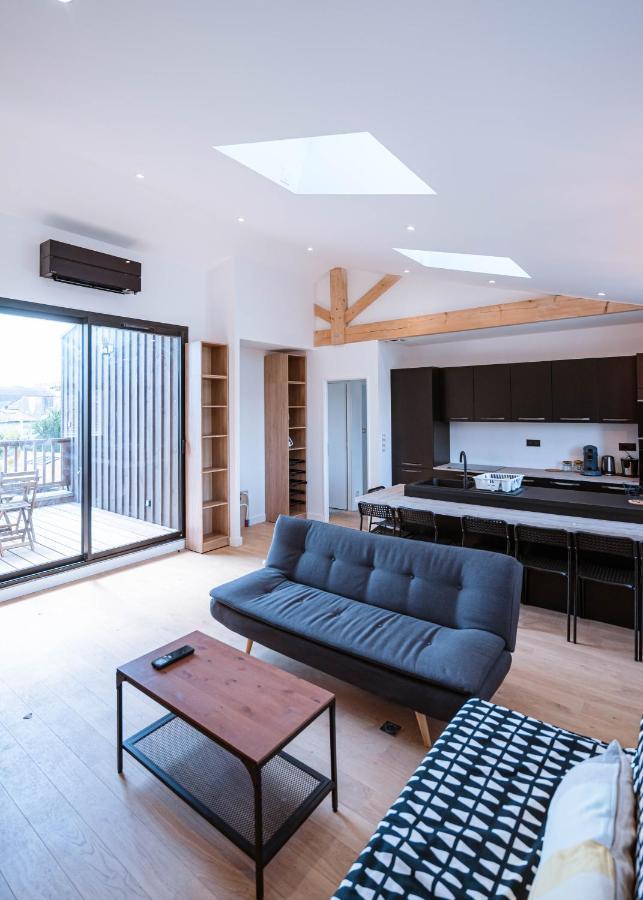 Apartment Magnifique Avec Balcon A Bordeaux