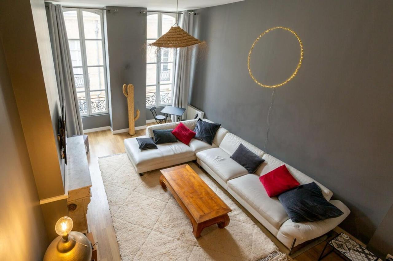 Apartment Contemporary Furnished Duplex With 3 Bedrooms Near All Amenities *