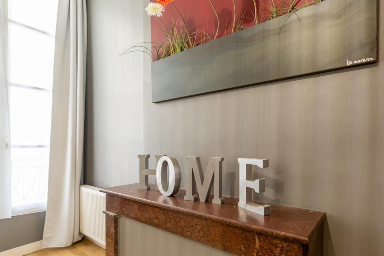 Contemporary Furnished Duplex With 3 Bedrooms Near All Amenities