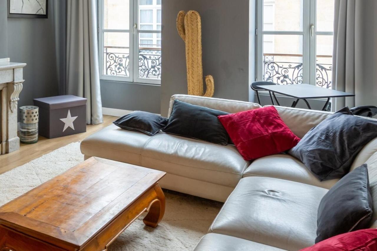Contemporary Furnished Duplex With 3 Bedrooms Near All Amenities