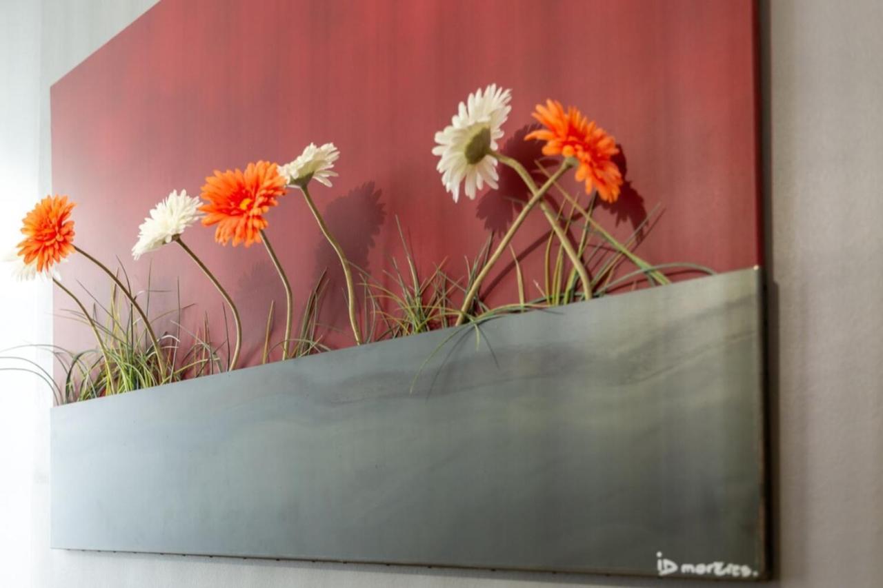 Contemporary Furnished Duplex With 3 Bedrooms Near All Amenities Apartment *