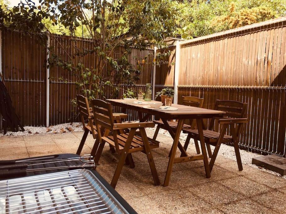 Studio Cosy Avec Terrasse, Quartier Des Chatrons Apartment