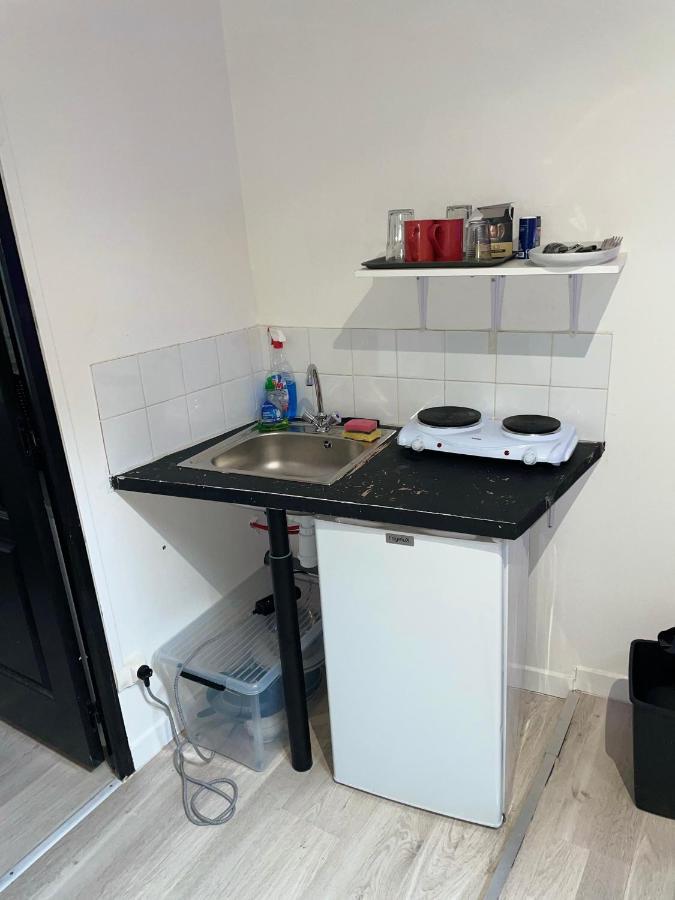 Studio Avec 25m2 Renove A 5 Min De La Gare *