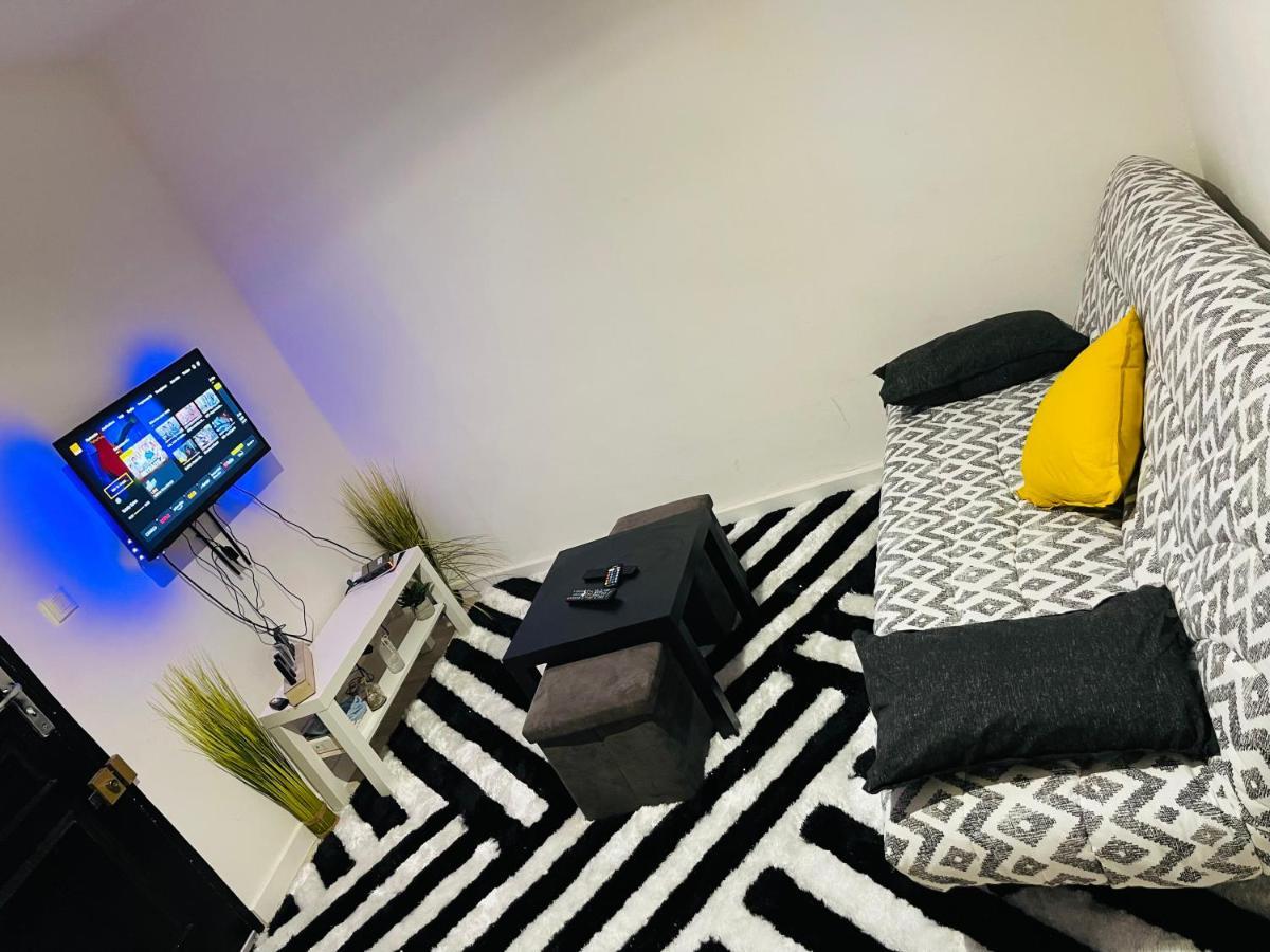 Studio De 20 M2 Rénové à 5 Min De La Gare Idéal Quelques Courts Ou Long Séjours *