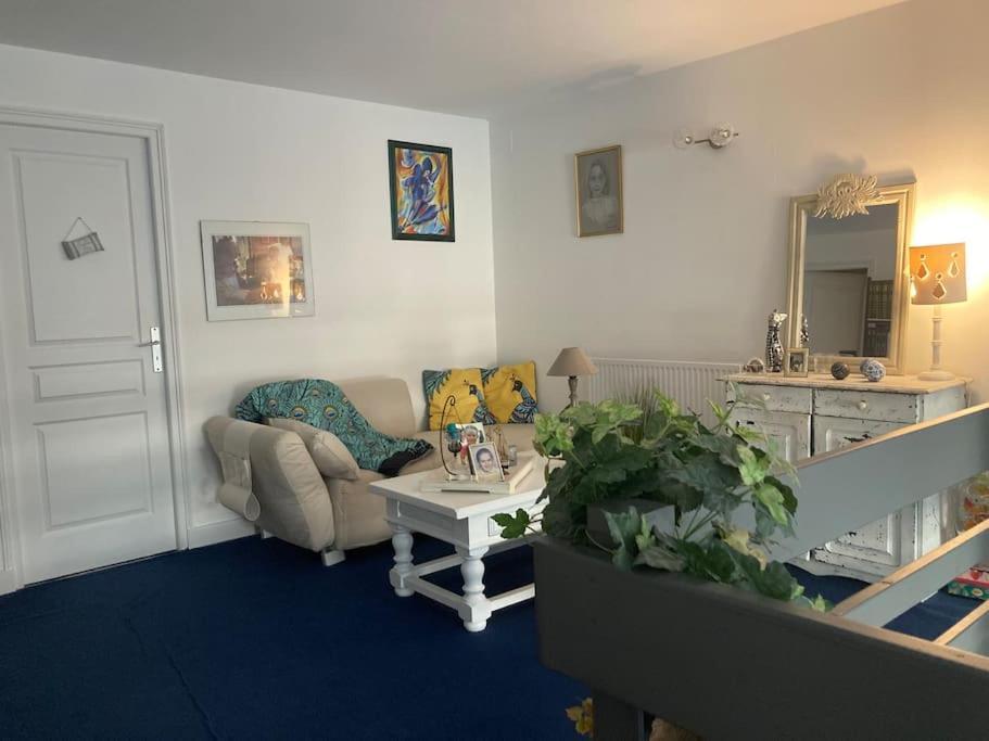 - Proche Du Centre - Salle D'eau Et Wc Prives Homestay Bordeaux