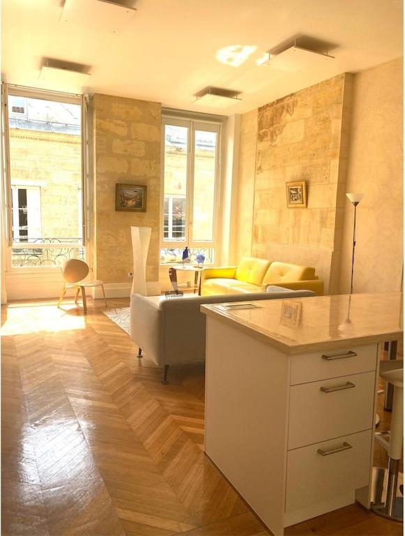 Fantastic 3-room Heart Of Les Chartrons - * Bordeaux