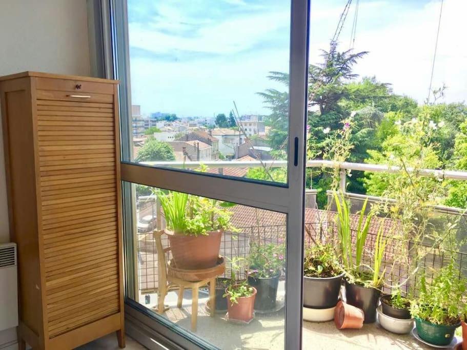 Joli 3 Pieces Ensoleille Avec Parking Apartment