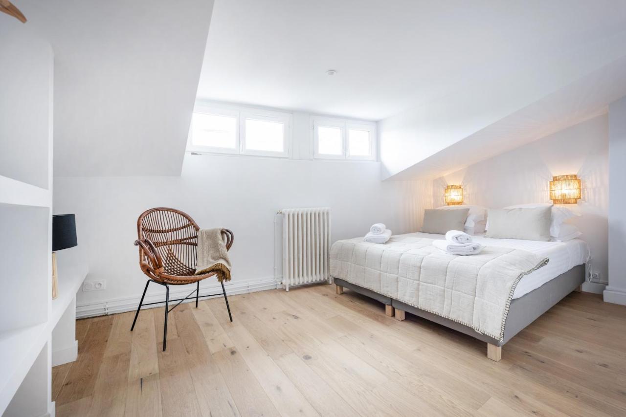 Les De Louis - Apartment