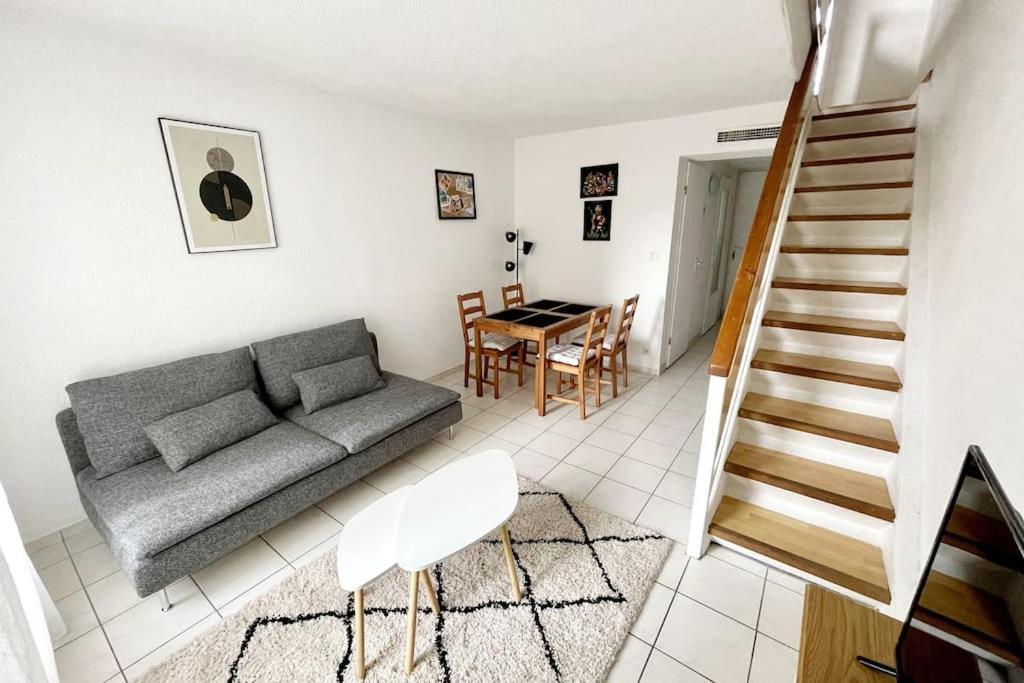 Duplex Moderne Proche De Toutes Commodites *