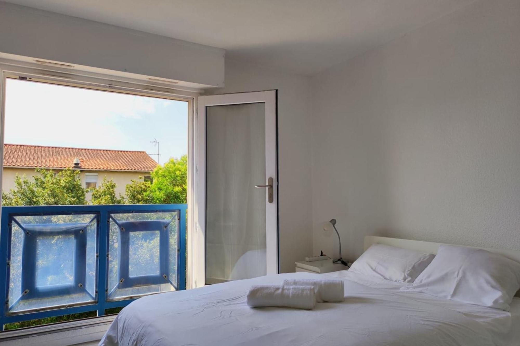 24 M2 With Rooftop View * Bordeaux