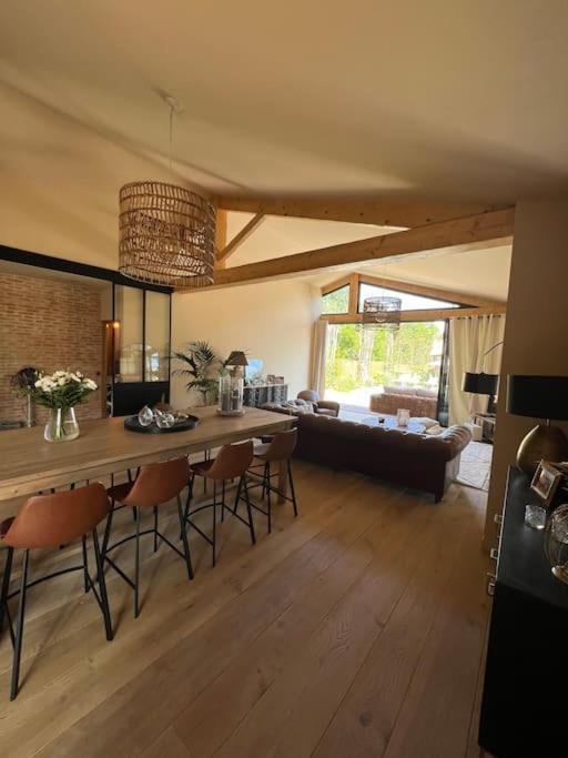 Et Dependance Avec Piscine Villa Burdeos
