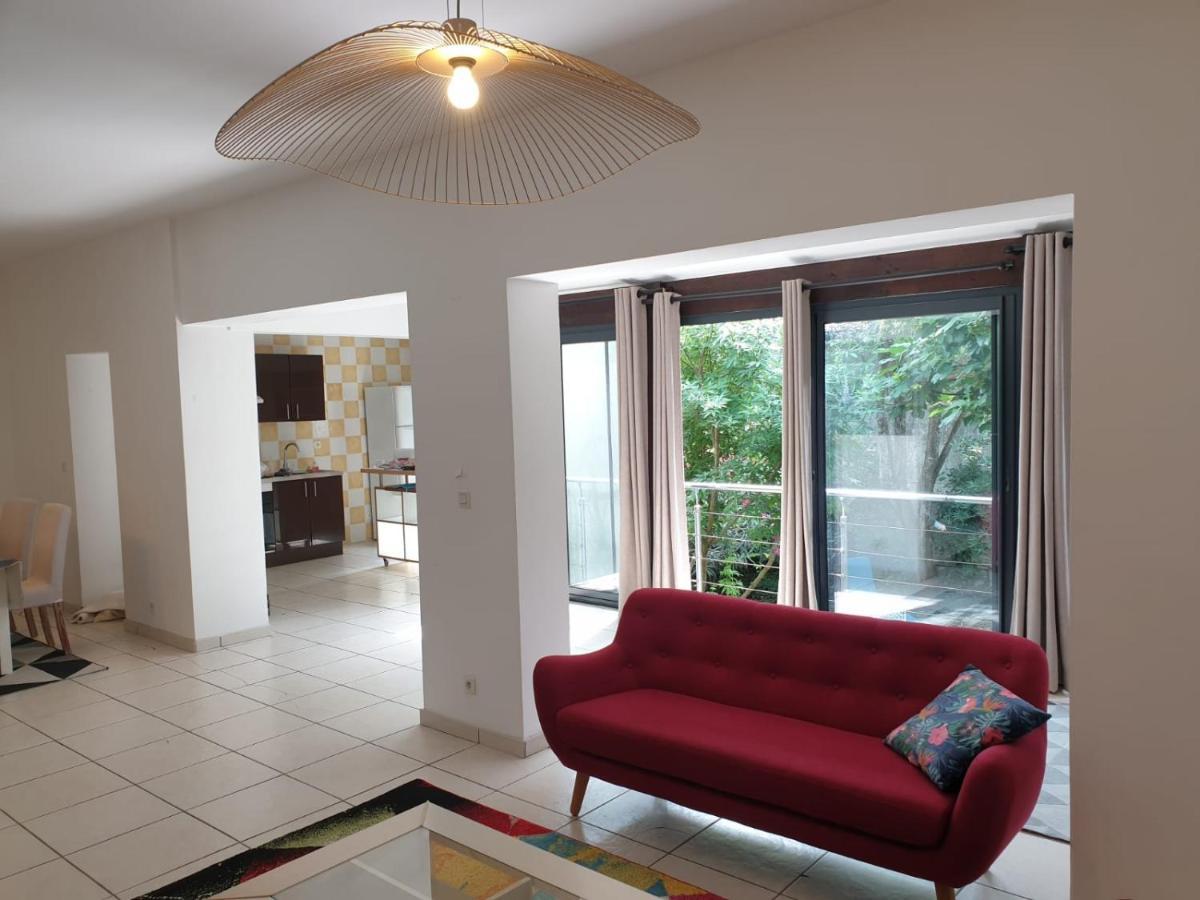 Ferienhaus Maison 150m2 Jardin A Louer En Entier, Centre Chartrons, 3 3 Salles De Bains 1 Canape-lit Llllnumero De Telephone Dans L'annonce Si Questionlll