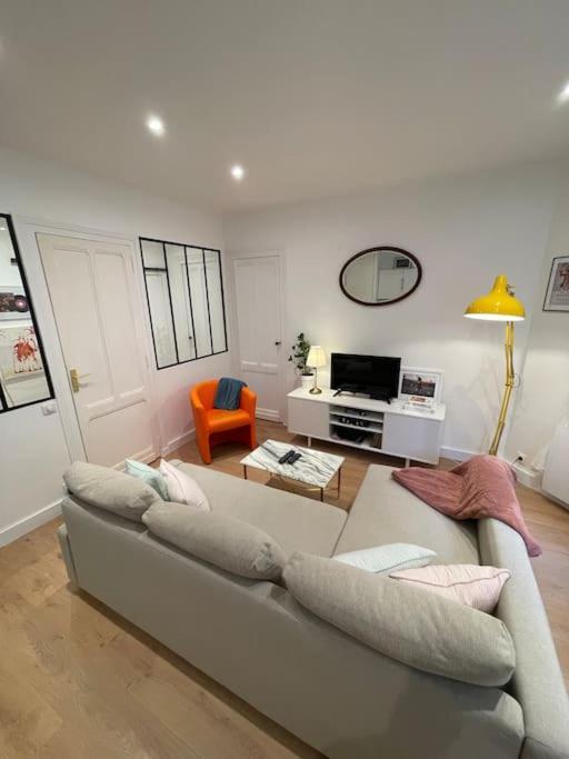 Aux Chartrons Apartment *