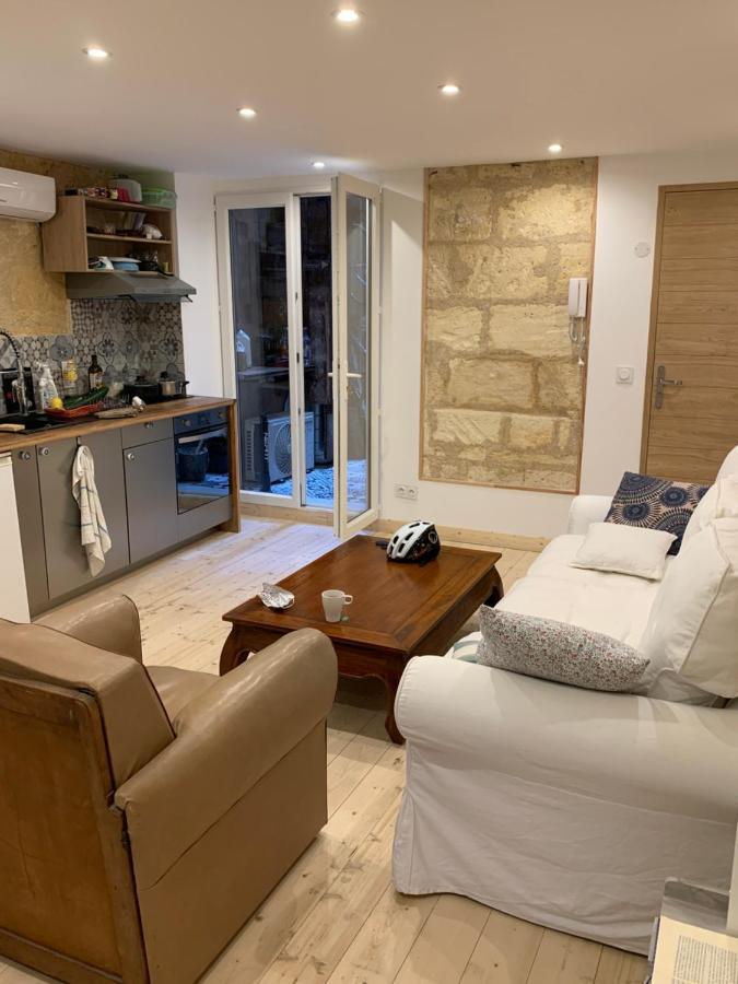 Avec Salle De Bain Et Cuisine Privee Centre Historique Avec Climatisation Et Patio Burdeos