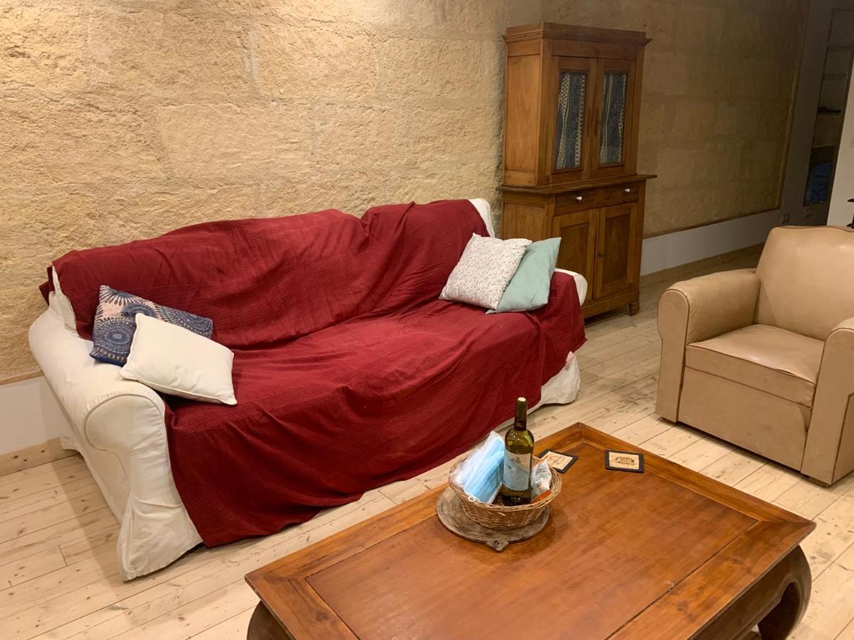 Avec Salle De Bain Et Cuisine Privee Centre Historique Avec Climatisation Et Patio Habitación en casa particular