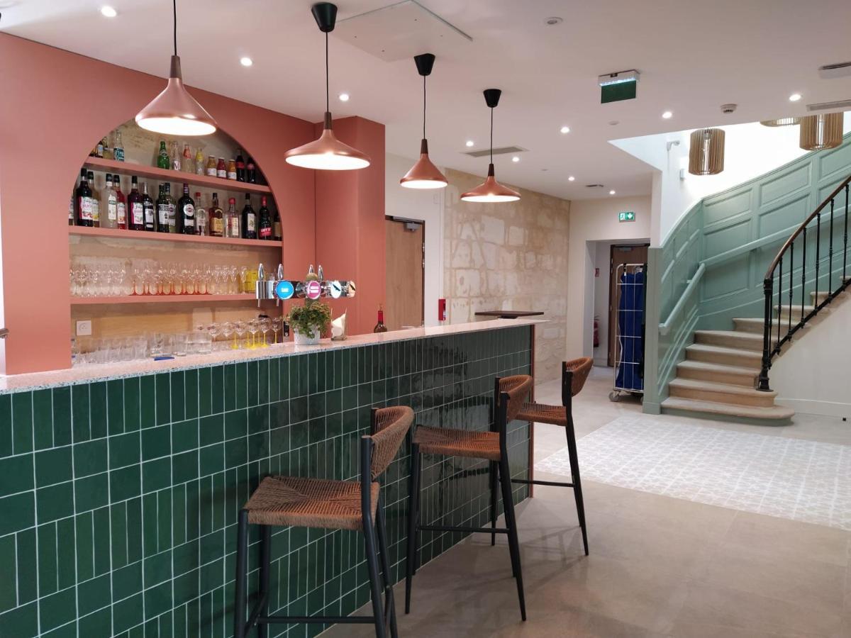 Bloom Bar & Garden Hostel