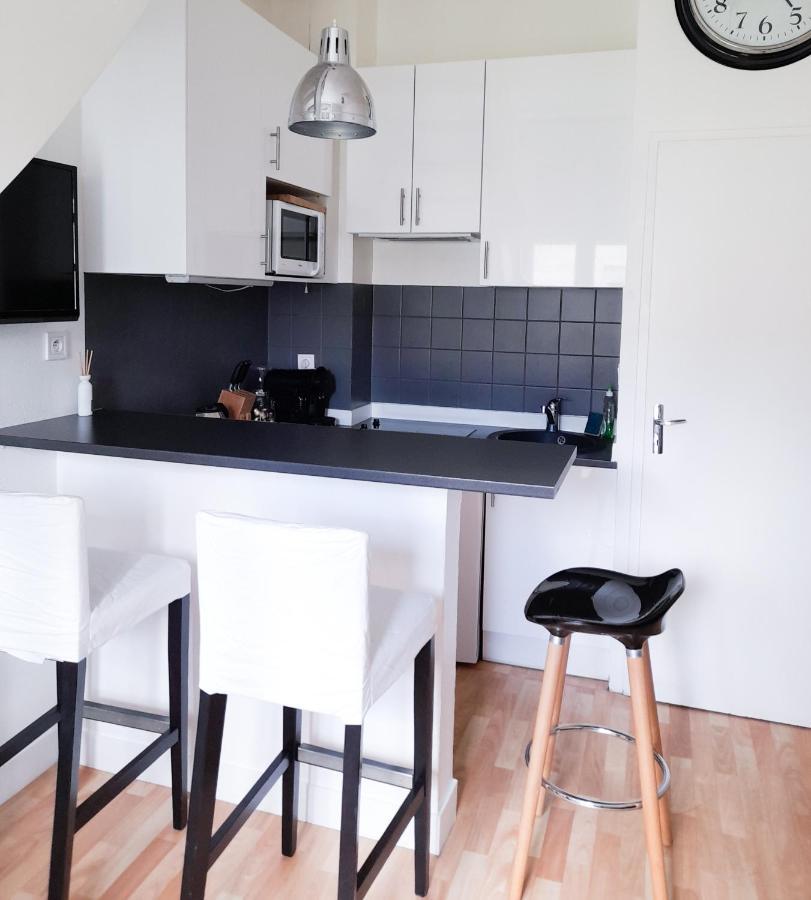 Duplex Lumineux Avec Bureau Separe Dans Le Centre
