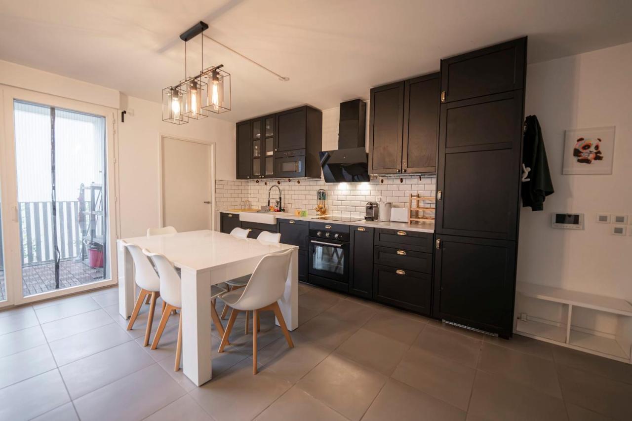 Spacious Near The * Bordeaux