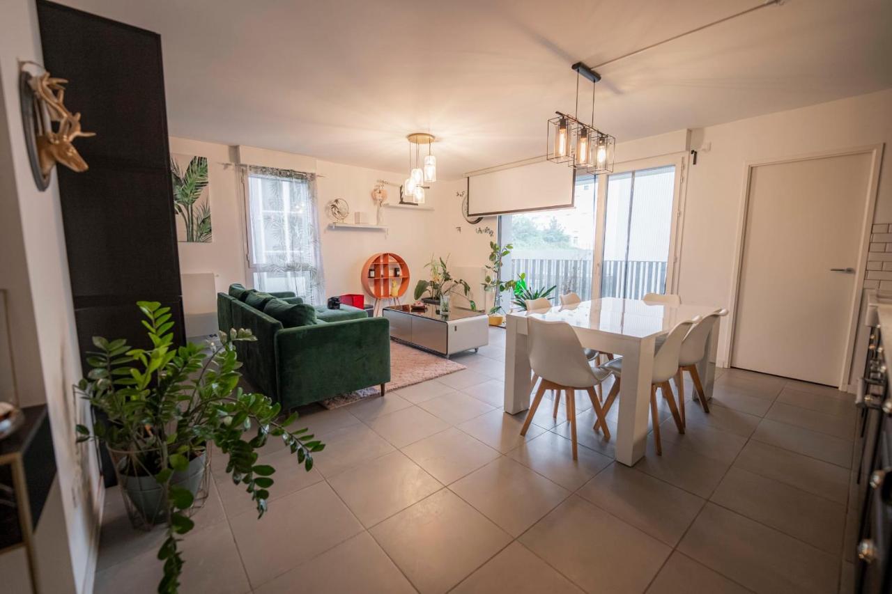 Apartment Spacious Near The Bordeaux