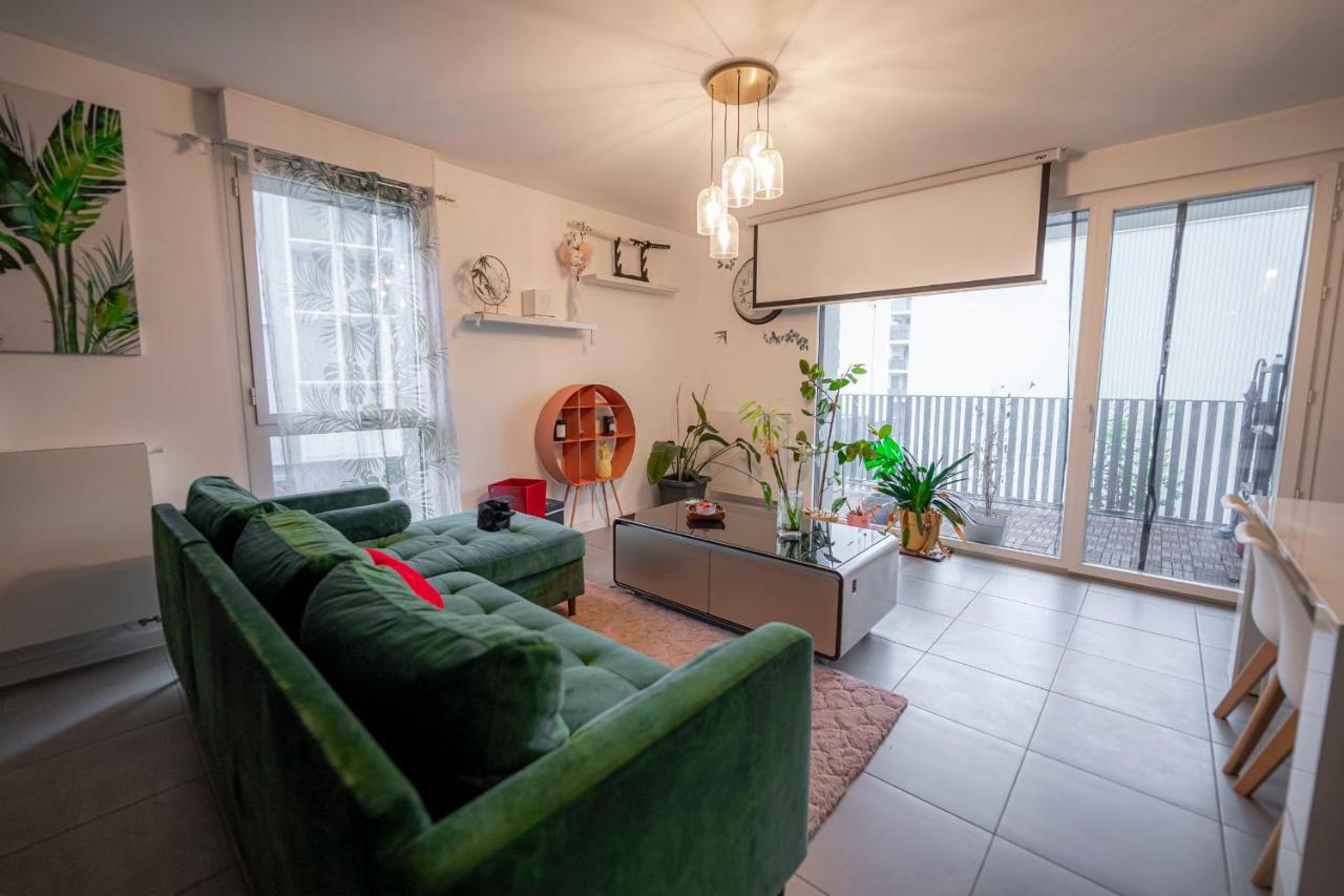 Spacious Near The Bordeaux