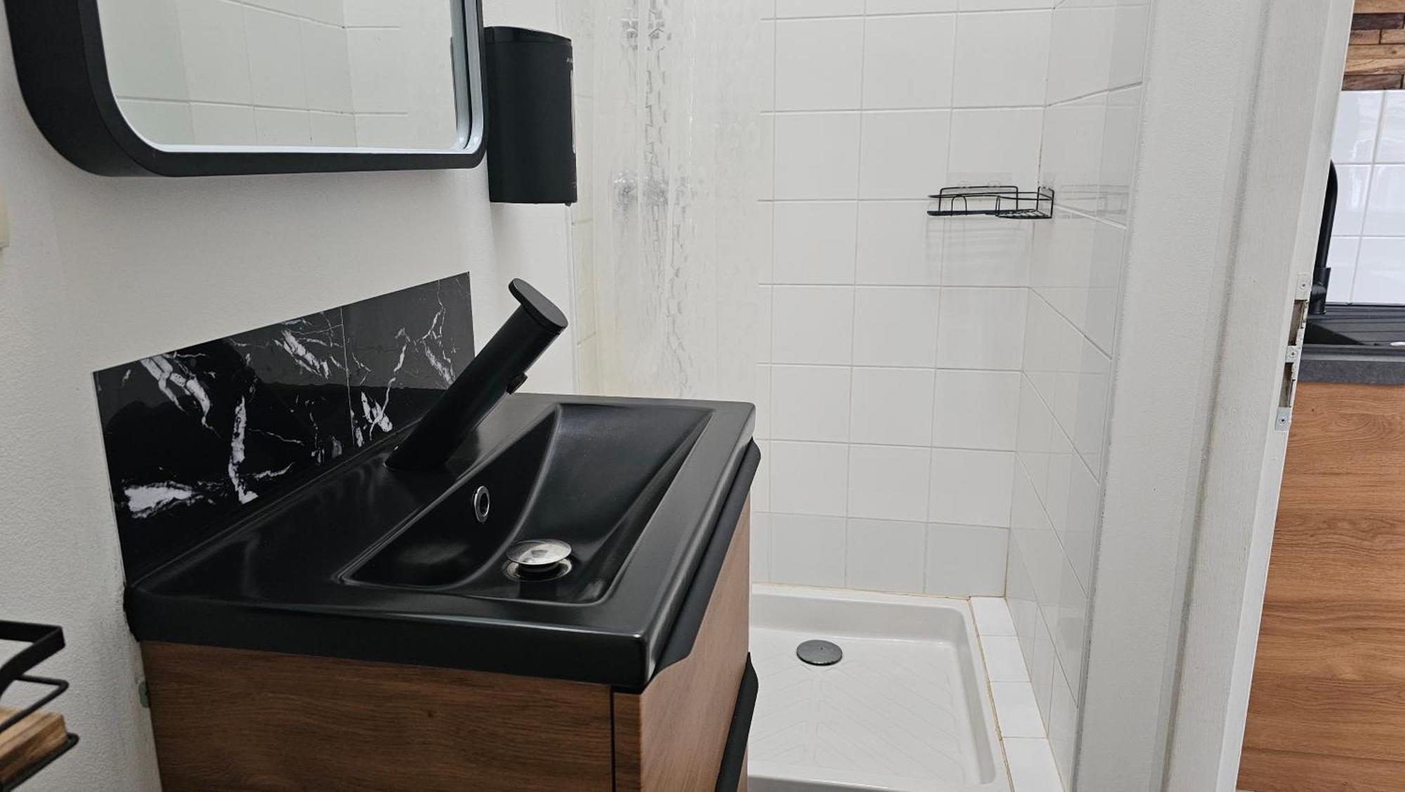 Bed To Rent - Maison Calme Avec Jacuzzi Sous Supplement