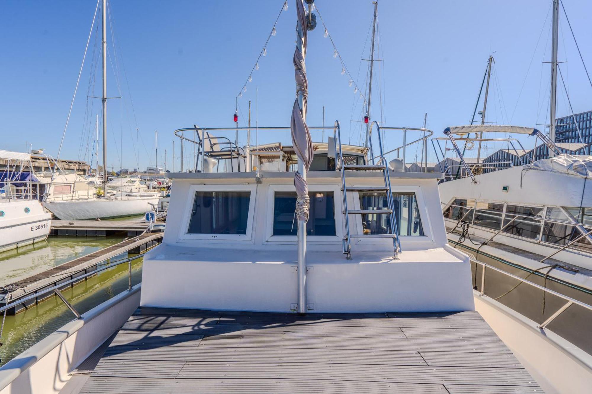 Boat, Vintage Yacht * Burdeos