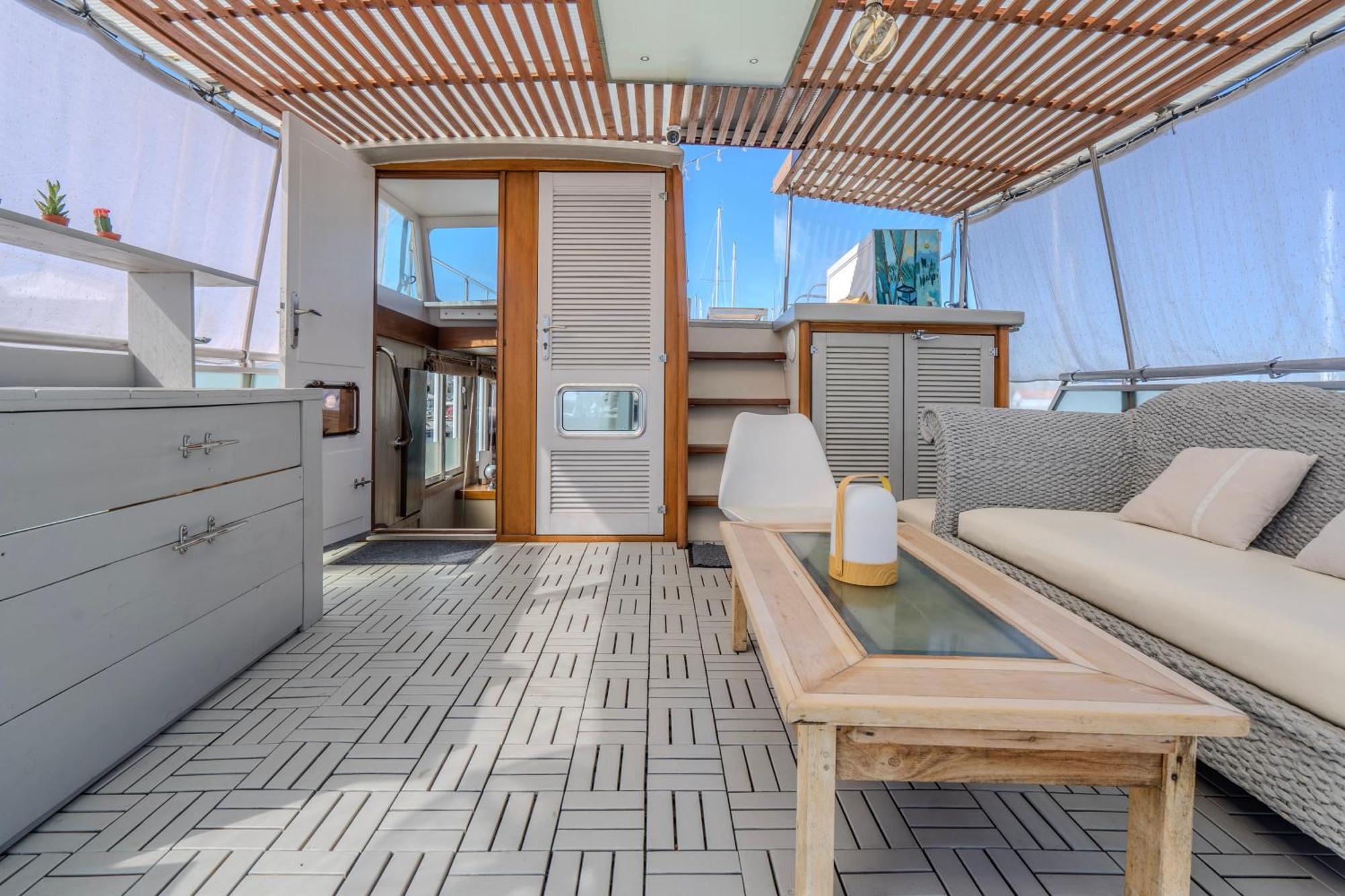 Boat, Vintage Yacht * Burdeos