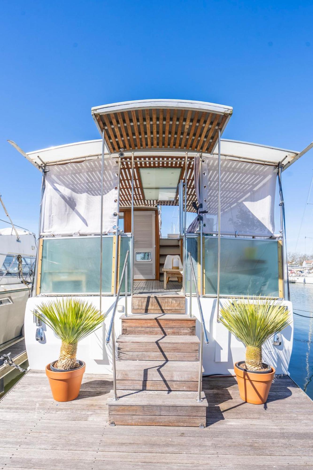Boat, Vintage Yacht * Burdeos
