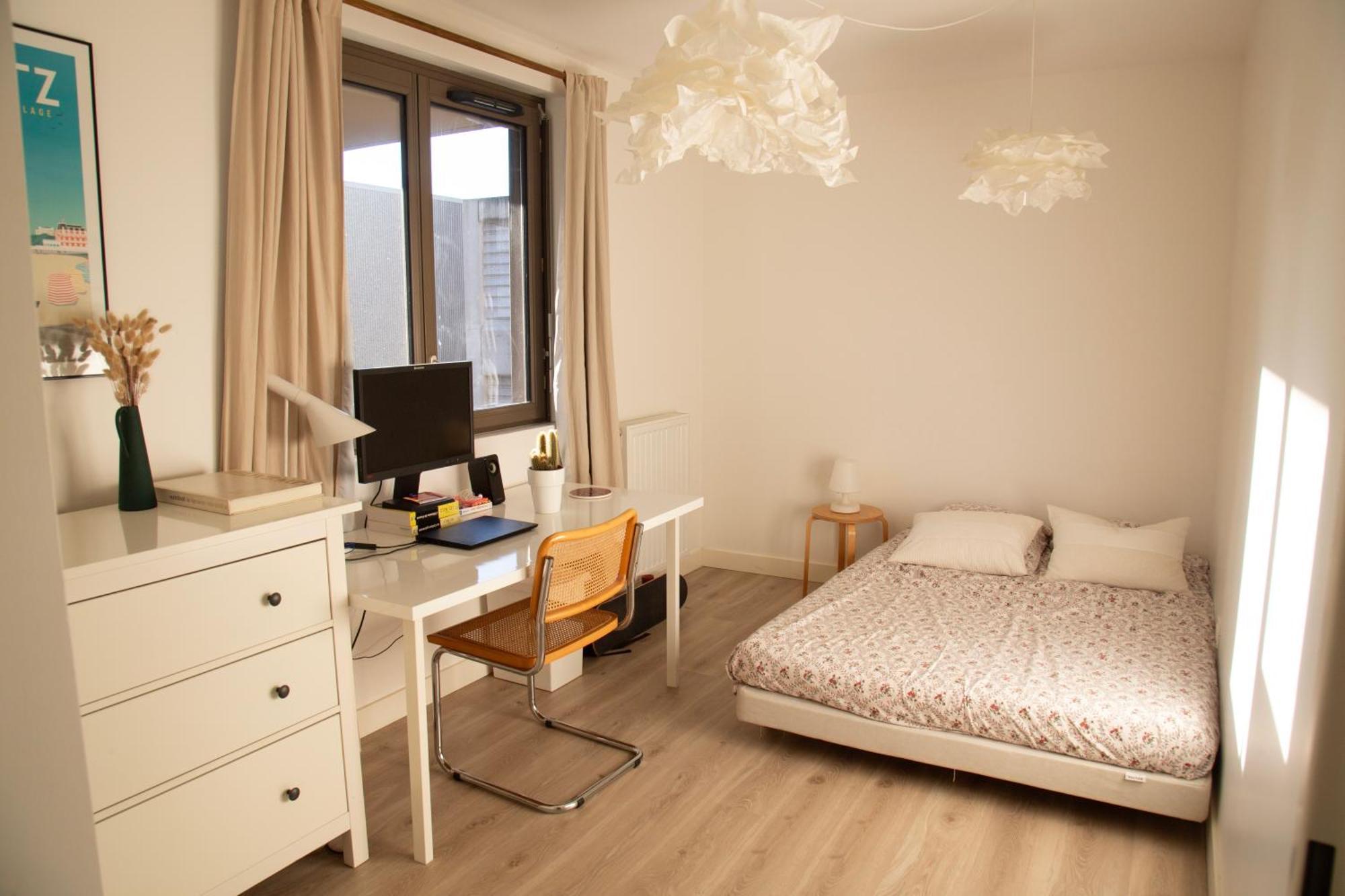 Apartment Avec Parking Couvert Bordeaux