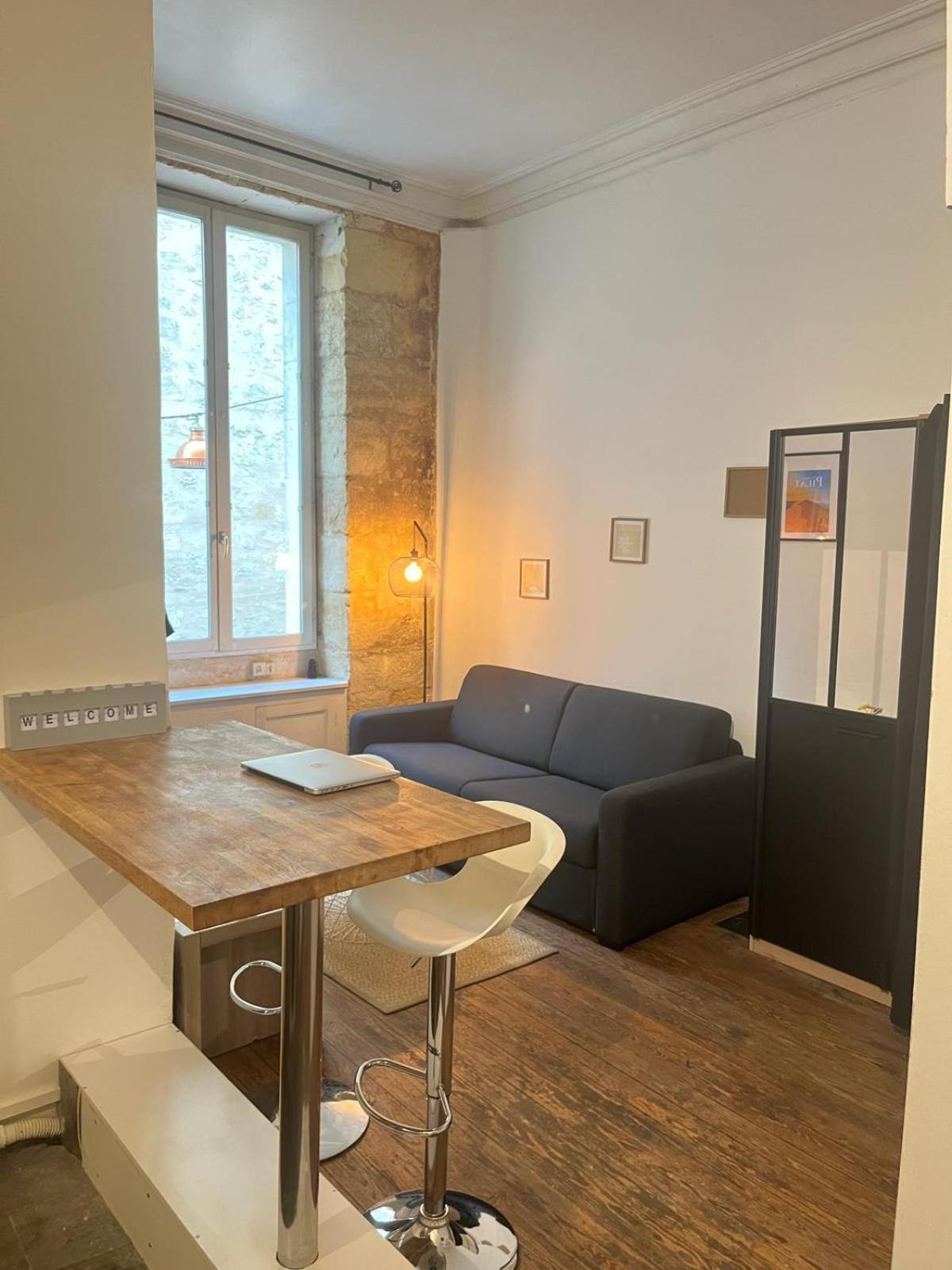 Apartment Bel Avec Mezzanine En Plein Centre De