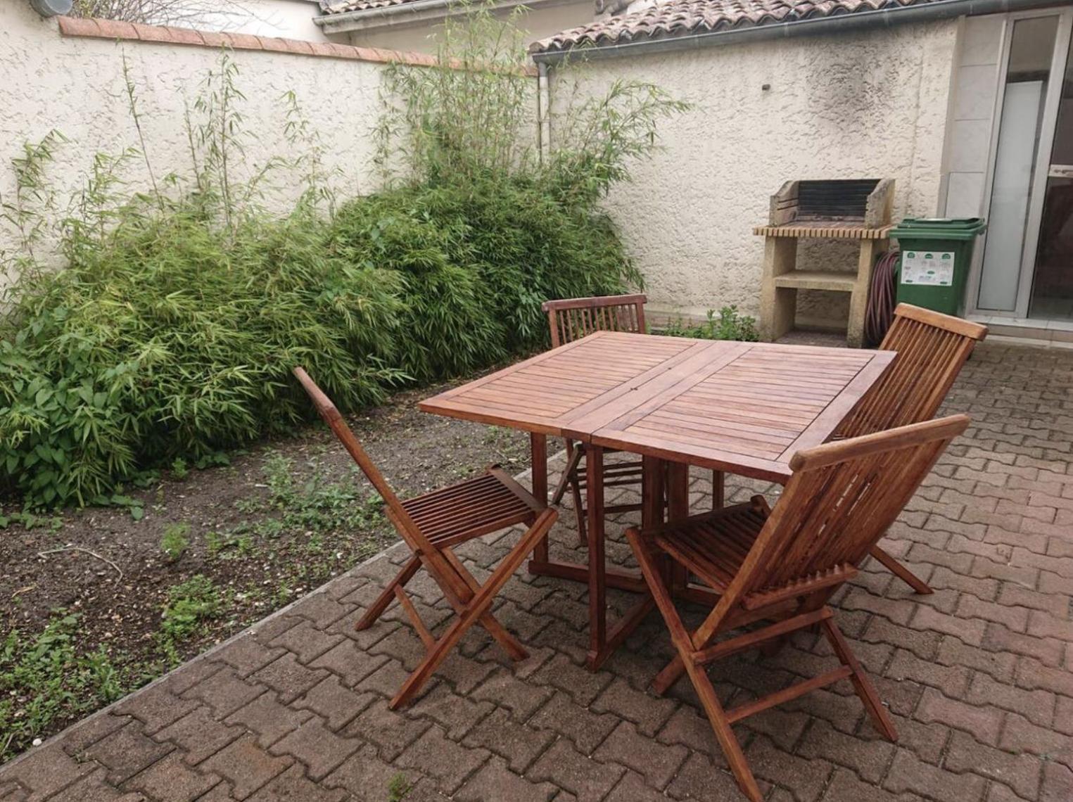 Privee Avec Sdb Au Jardin Public Homestay *
