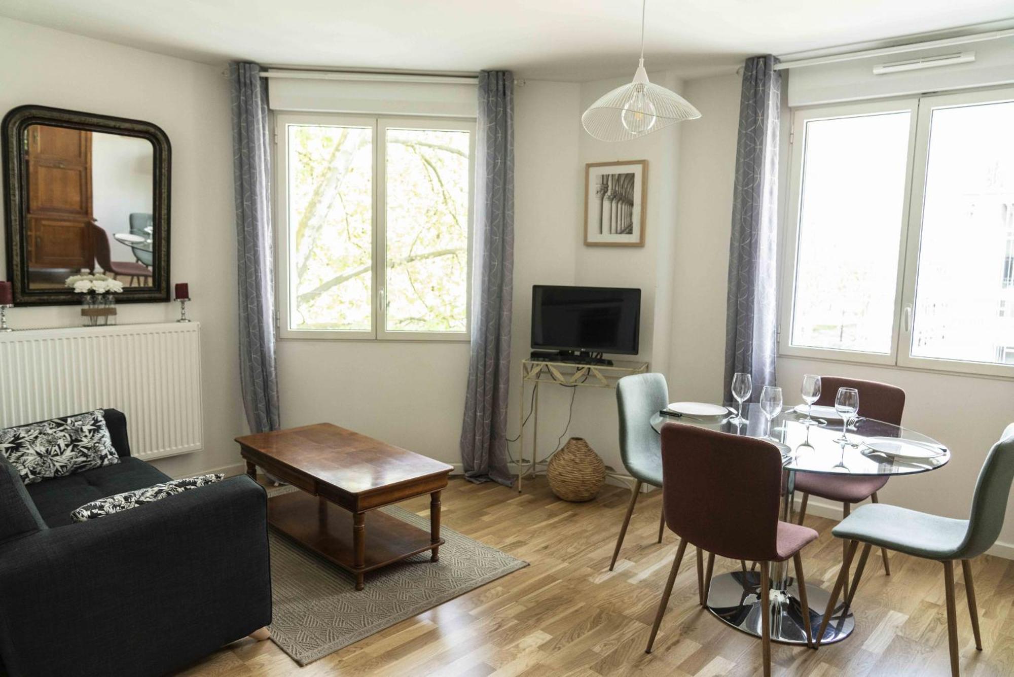 Queyries -2 Parking Ascenseur Balcon Rive Droite Apartamento Burdeos