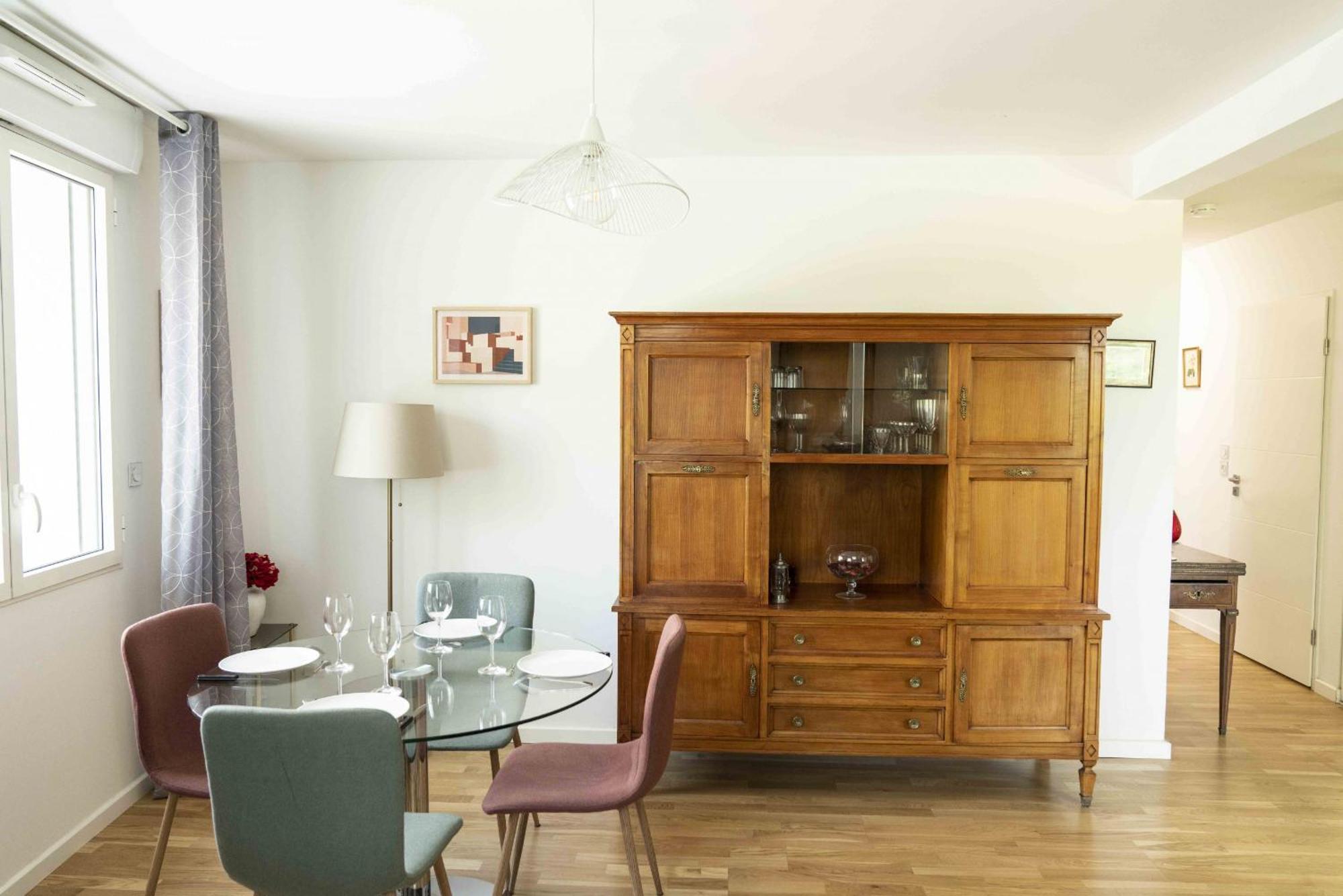 Queyries -2 Parking Ascenseur Balcon Rive Droite Apartamento *