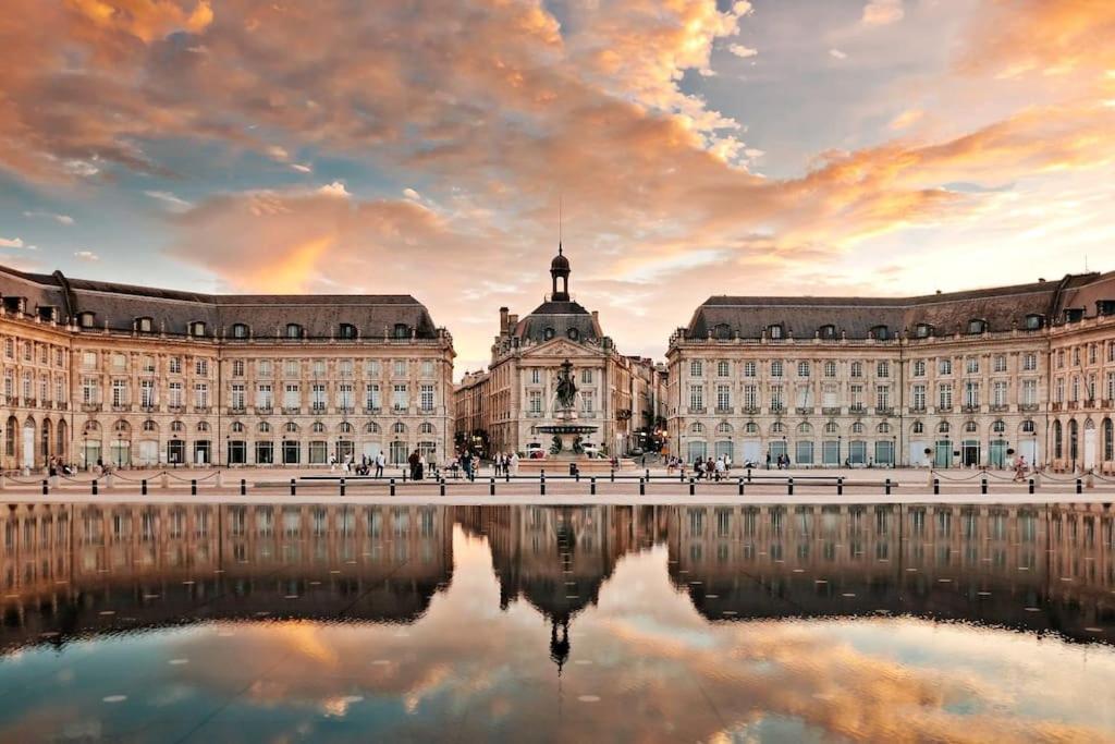Key To - Fairytale View, 2 Bd + Elevator Apartment Bordeaux