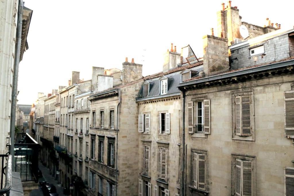 Key To - Fairytale View, 2 Bd + Elevator Apartment