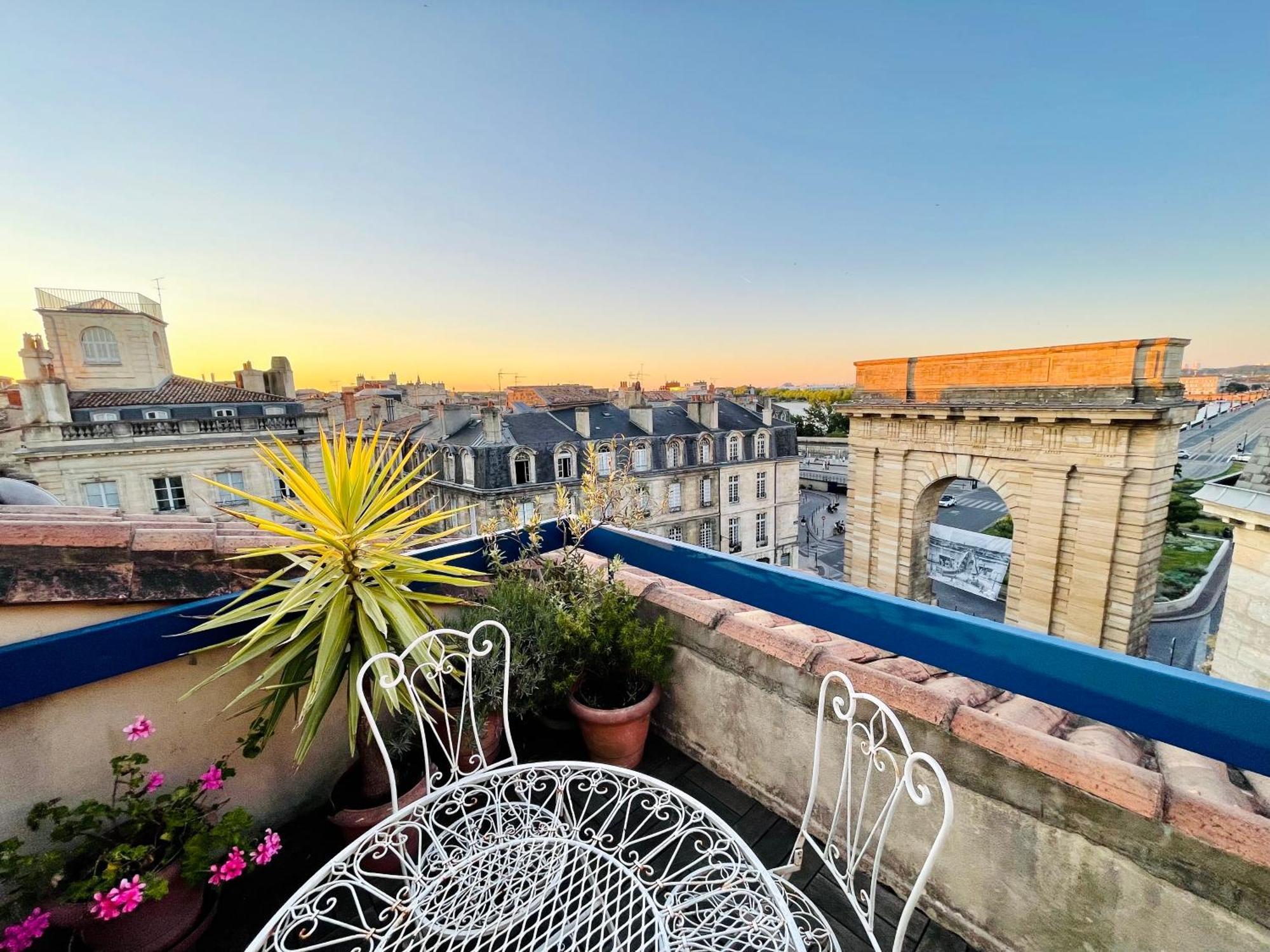Terrace Burdeos