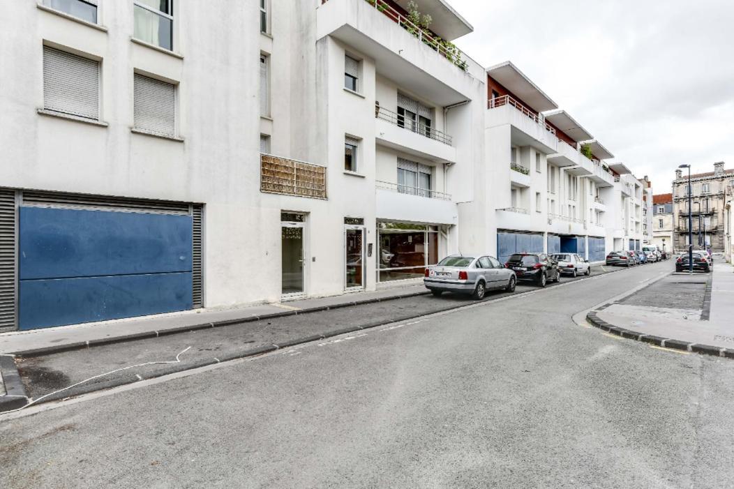 Fantastic apartment with pool central Bordeaux Appartement *