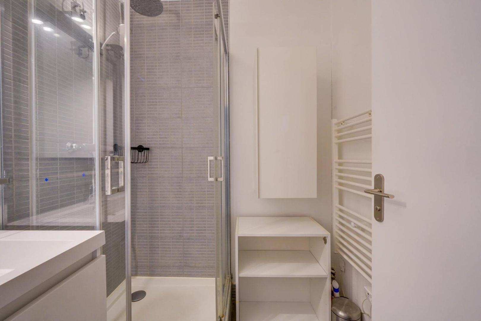 Pleasant Flat In With Terrace And Parking Bordeaux