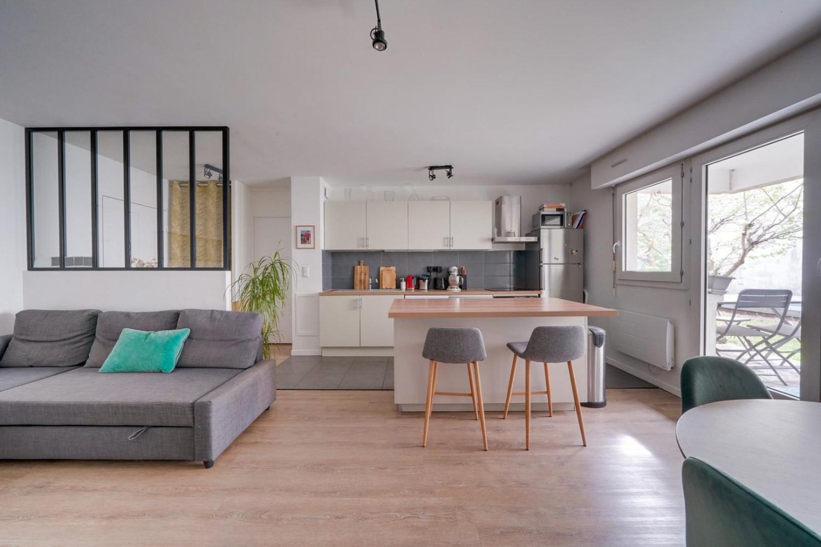 Pleasant Flat In With Terrace And Parking Appartement