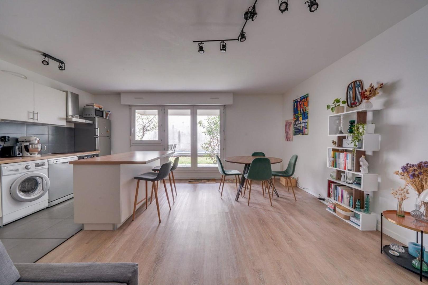 Pleasant Flat In With Terrace And Parking Appartement