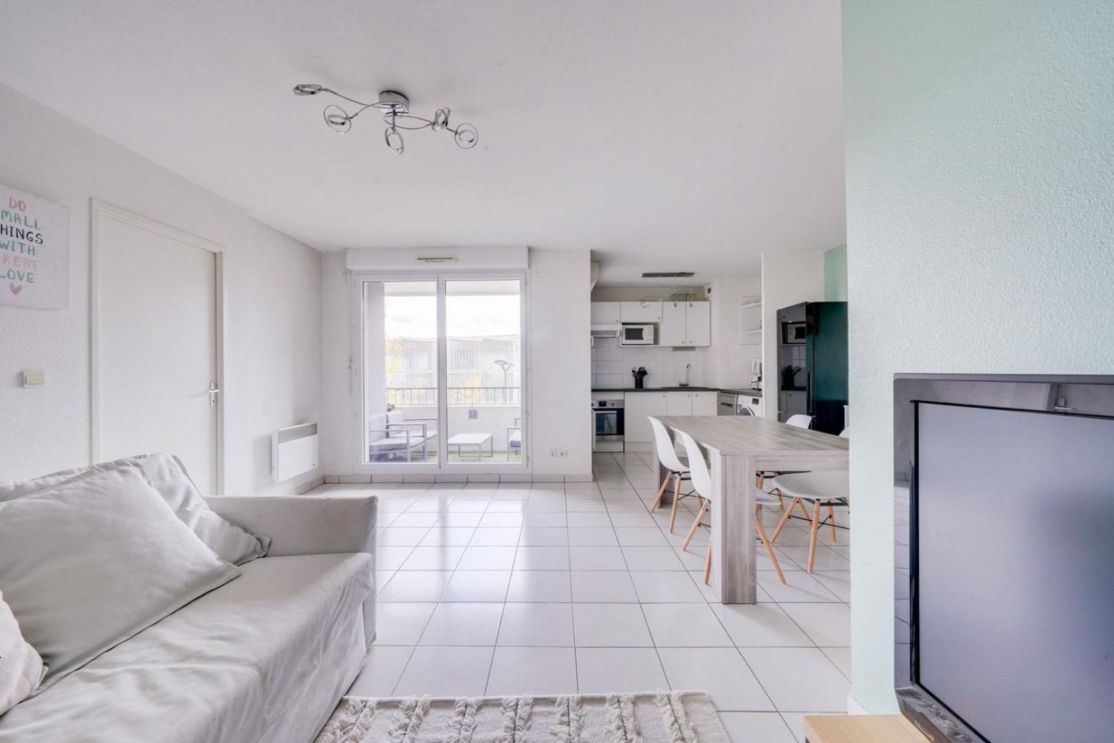 Bastide With Parking Apartment