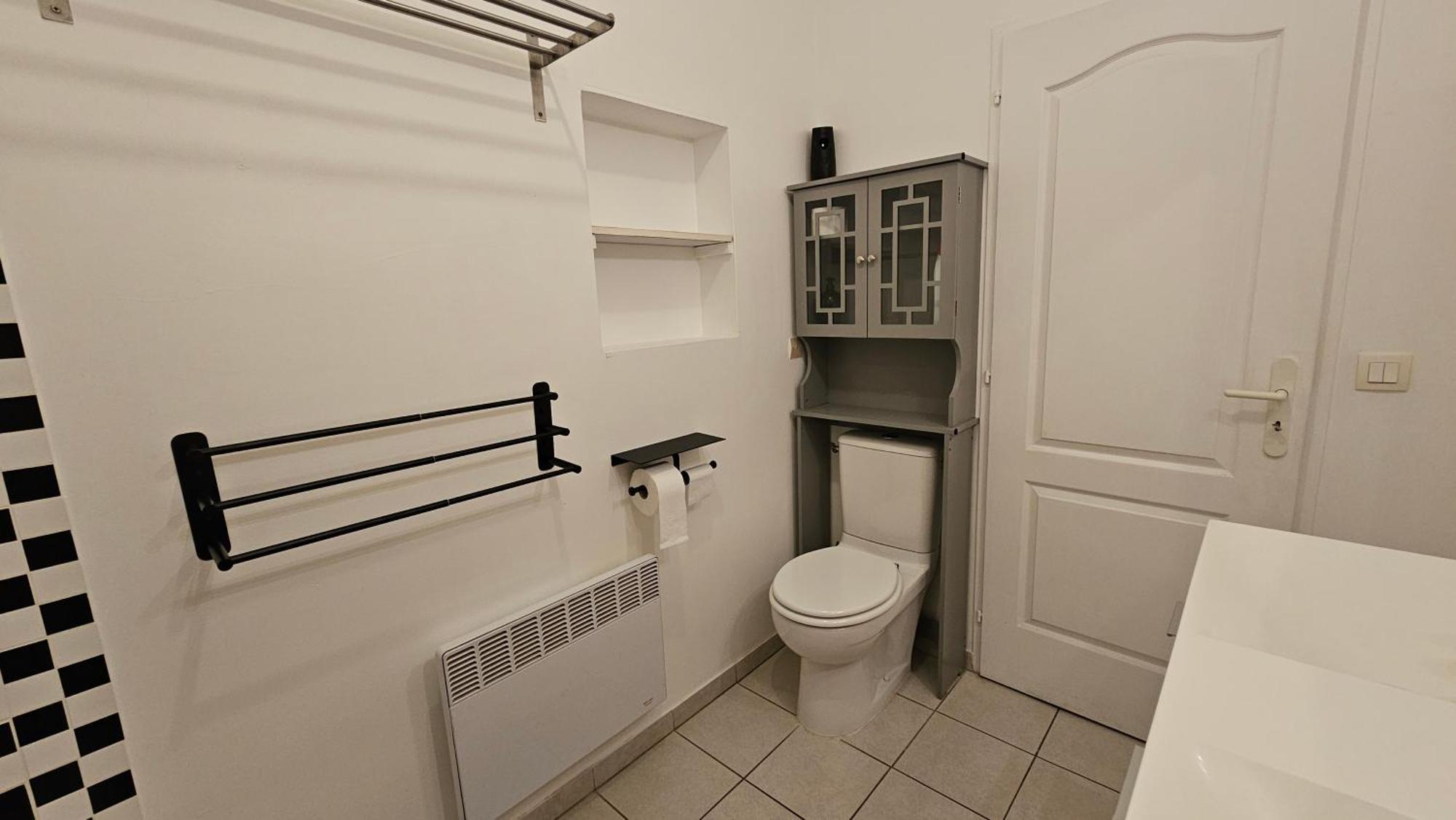 Bed To Rent - Maison Calme Avec Jacuzzi Sous Supplement