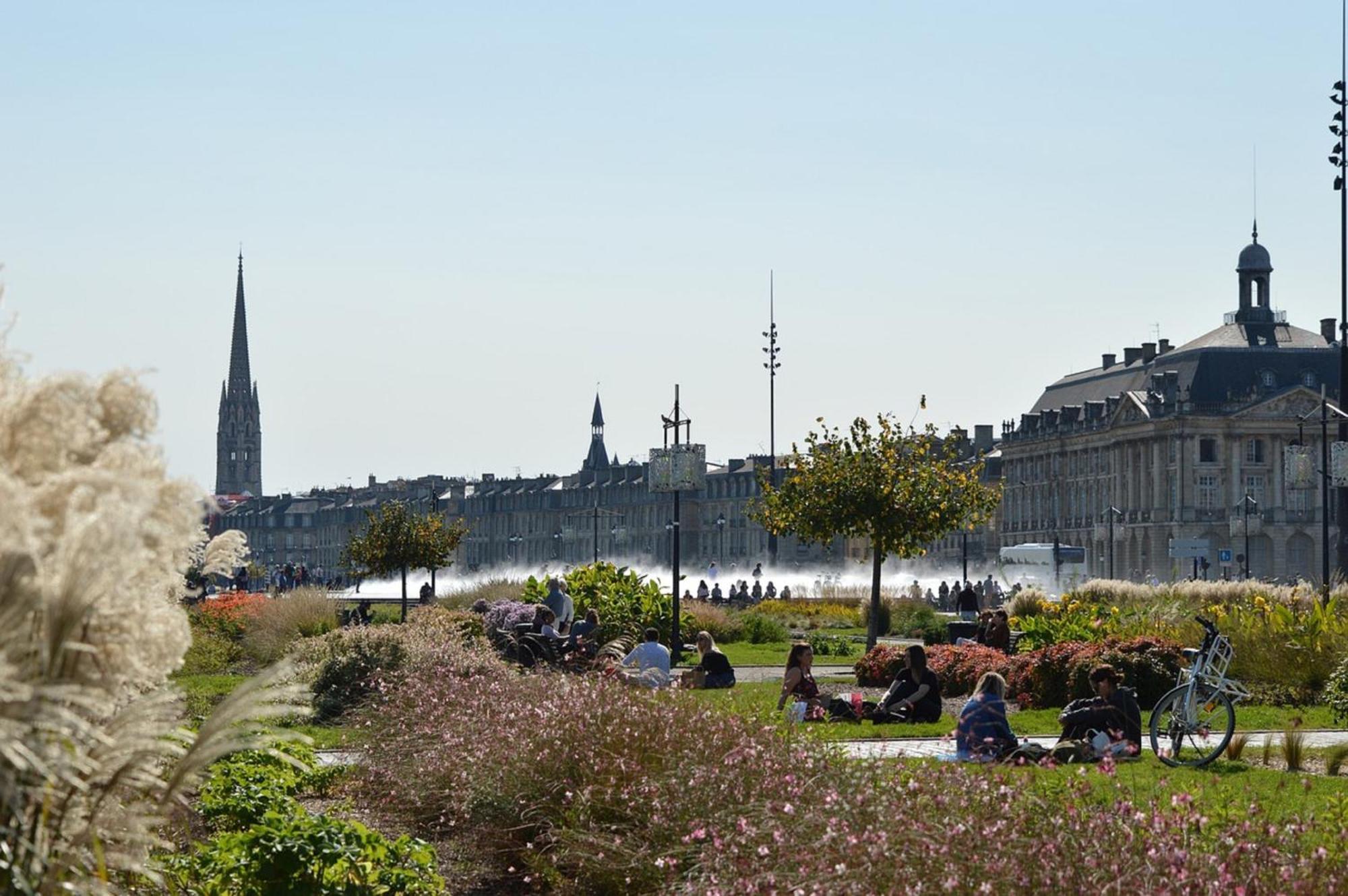 Ibis Centre Bastide Bordeaux