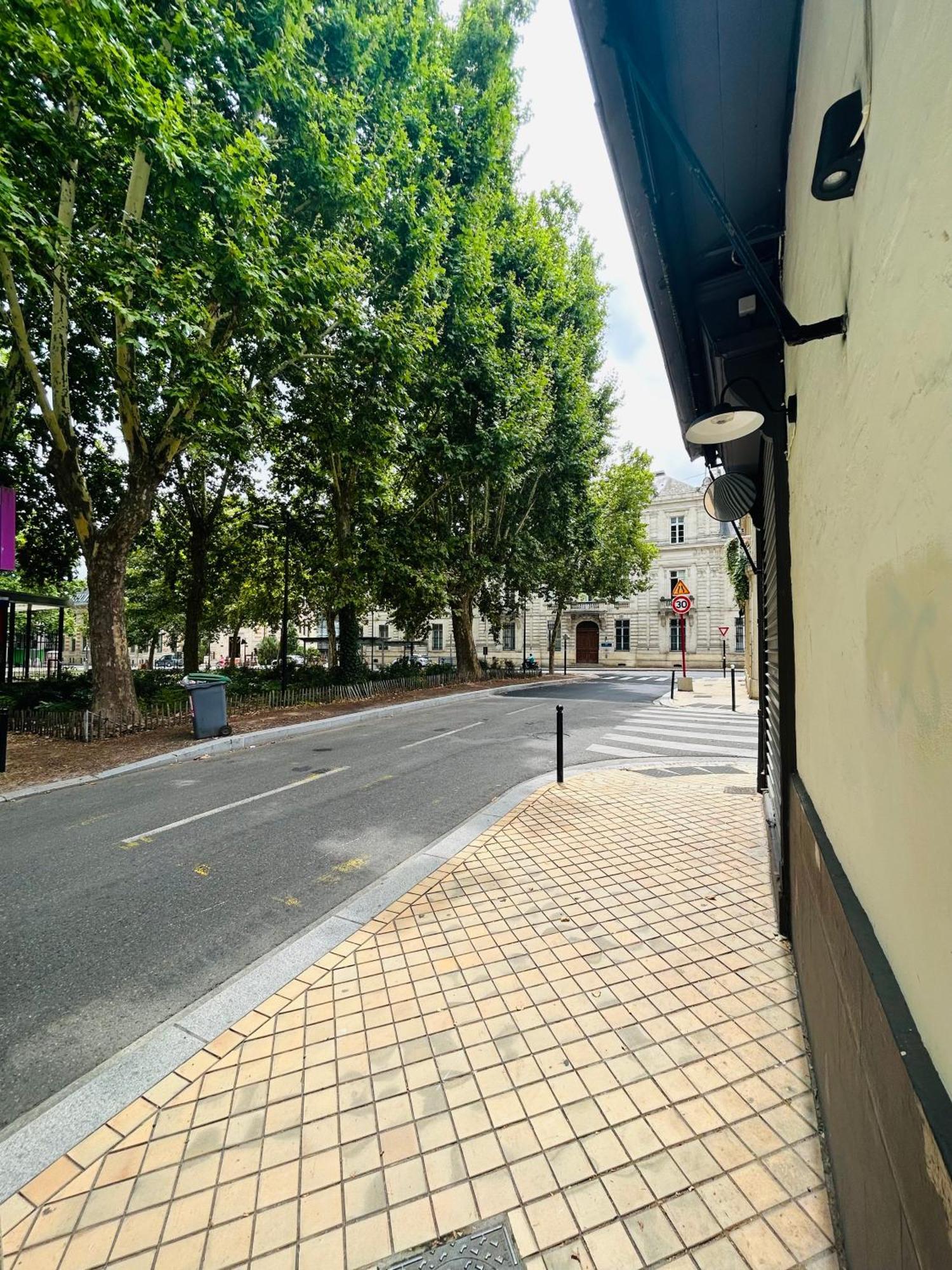 De 25 M2 Rénové à 5 Min De La Gare Idéal Appartement
