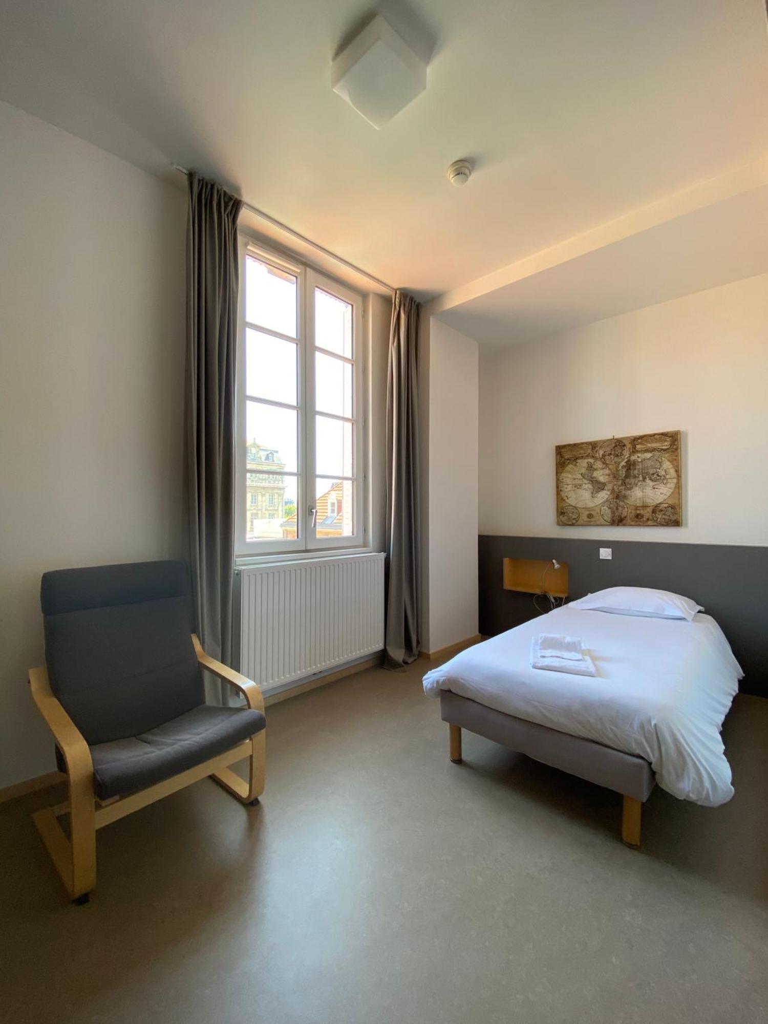 Hotel Saint Louis Beaulieu - 3*