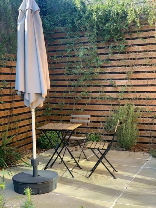 Au Fond Du Jardin Apartment